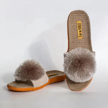 La-a Sole Pom Pom Slides